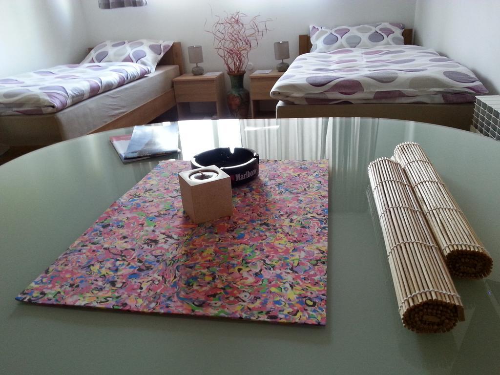 Studio Apartments Korosteljev โอซีเยก ห้อง รูปภาพ