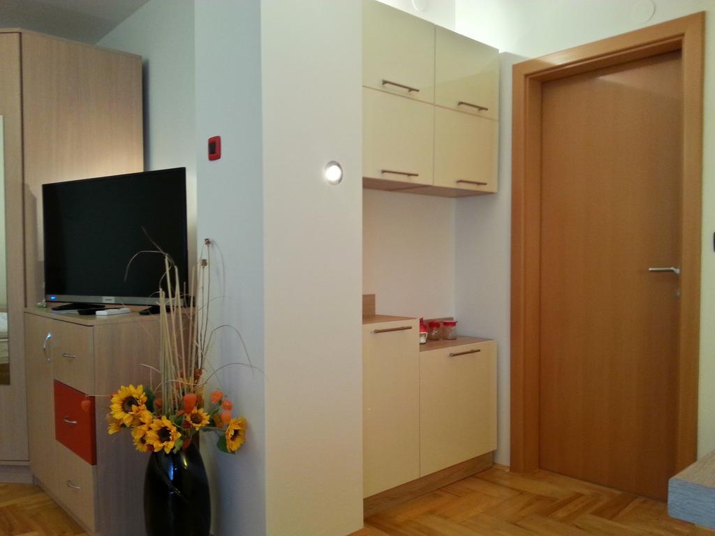 Studio Apartments Korosteljev โอซีเยก ห้อง รูปภาพ