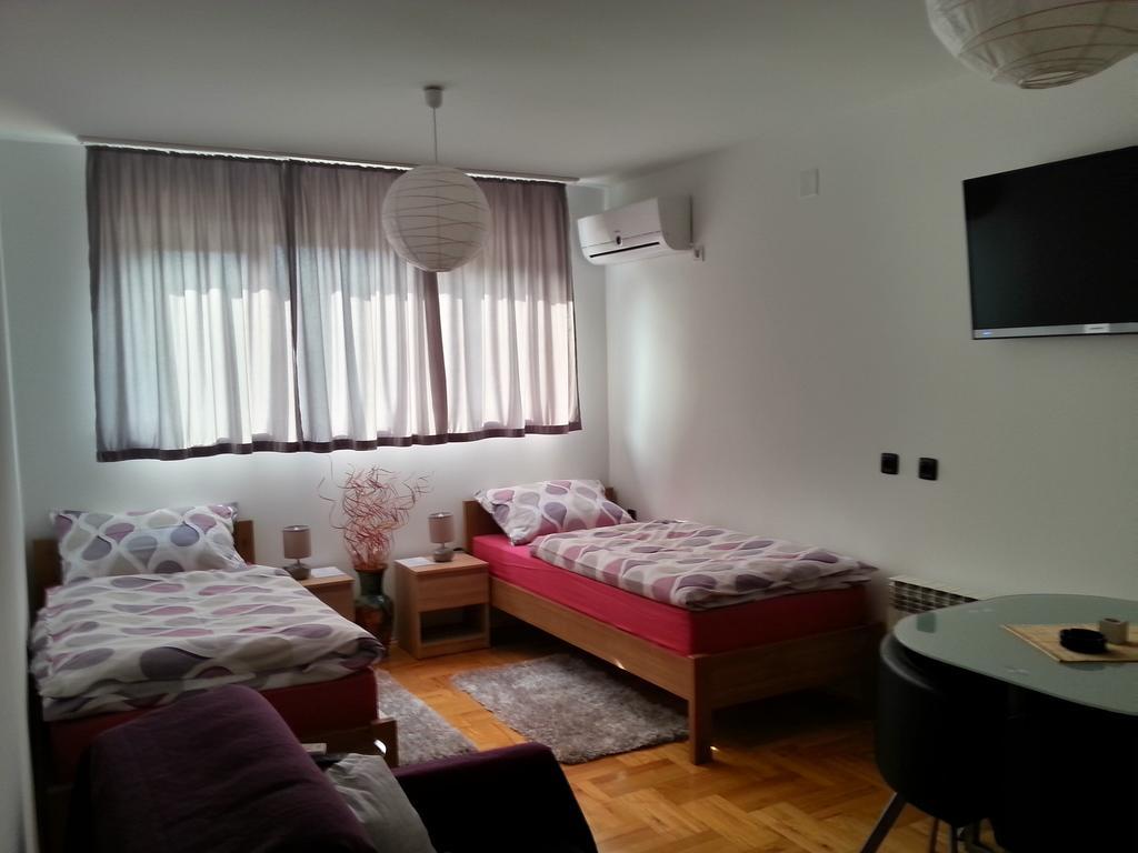 Studio Apartments Korosteljev โอซีเยก ห้อง รูปภาพ