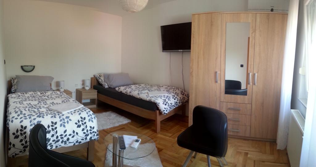Studio Apartments Korosteljev โอซีเยก ห้อง รูปภาพ